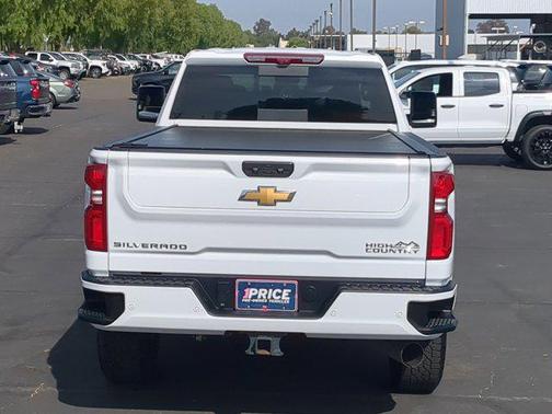 Summit White 2022 Chevrolet Silverado 3500 High Country