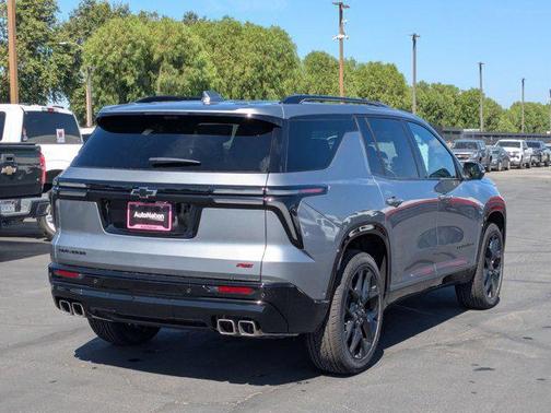 2025 Chevrolet Traverse RS