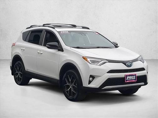 Super White 2018 Toyota RAV4 Hybrid SE
