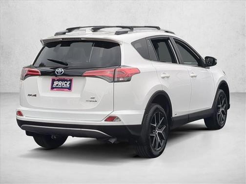 Super White 2018 Toyota RAV4 Hybrid SE