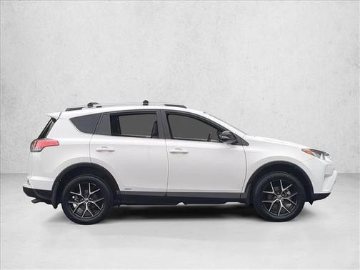 Super White 2018 Toyota RAV4 Hybrid SE