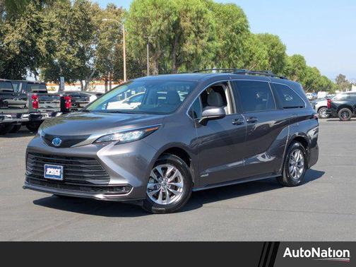 2021 Toyota Sienna LE