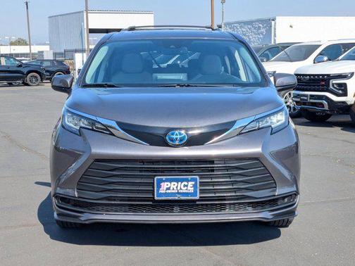 2021 Toyota Sienna LE