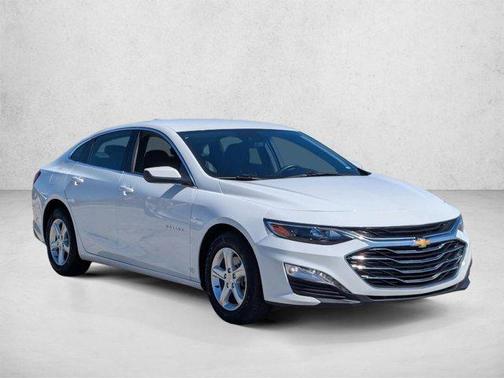 Summit White 2023 Chevrolet Malibu FWD 1LT