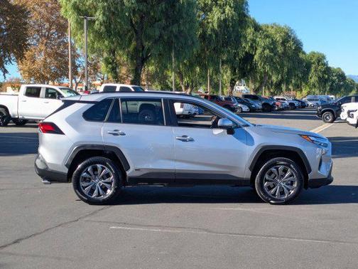 2022 Toyota RAV4 Hybrid XLE Premium