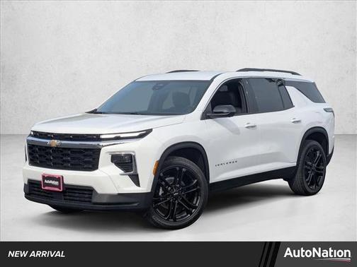 Summit White 2026 Chevrolet Traverse LT