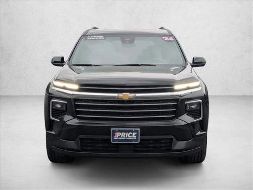 Mosaic Black Metallic 2024 Chevrolet Traverse LT