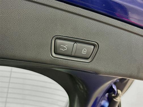 Blu Intenso Metallic 2024 Maserati Grecale GT