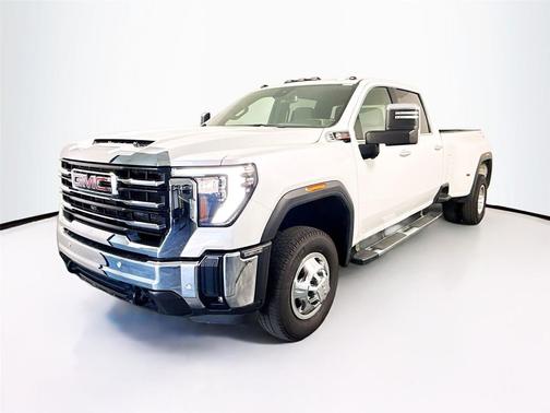 2025 GMC Sierra 3500 SLT
