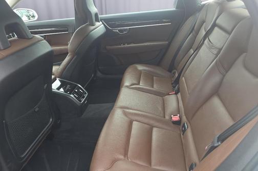Crystal White Pearl Metallic 2018 Volvo S90 T5 Momentum