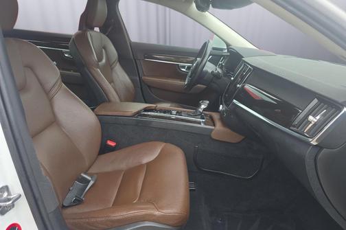 Crystal White Pearl Metallic 2018 Volvo S90 T5 Momentum