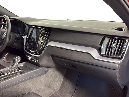 2019 Volvo S60 T5 Momentum