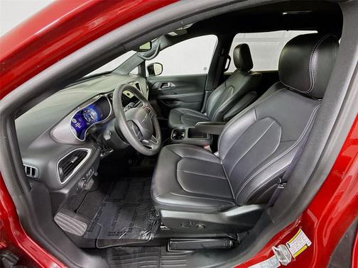 Red Hot Pearlcoat 2025 Chrysler Pacifica L