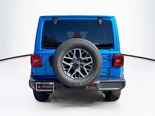 2024 Jeep Wrangler 4-Door Sahara 4x4