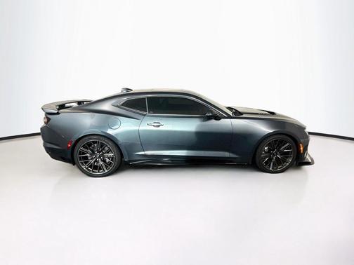 Shadow Gray Metallic 2021 Chevrolet Camaro ZL1