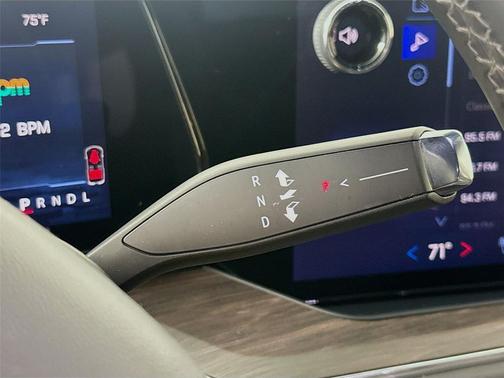 Black 2025 Chevrolet Suburban 4WD Z71