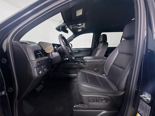 Black 2025 Chevrolet Suburban 4WD Z71