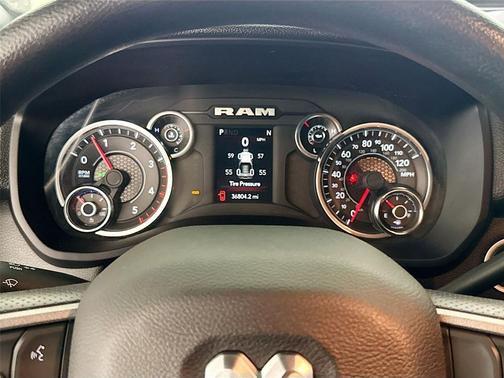 2024 RAM 2500 Tradesman Crew Cab 4x4 6'4' Box