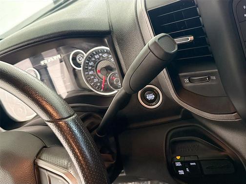 2024 RAM 2500 Tradesman Crew Cab 4x4 6'4' Box