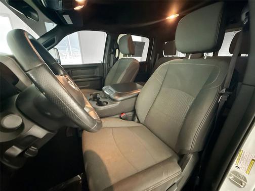 2024 RAM 2500 Tradesman Crew Cab 4x4 6'4' Box