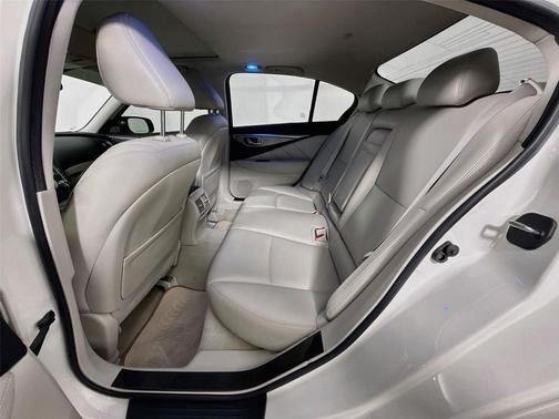 Majestic White 2017 INFINITI Q50 3.0T Premium
