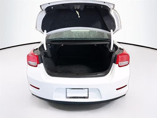 Summit White 2015 Chevrolet Malibu 2LT