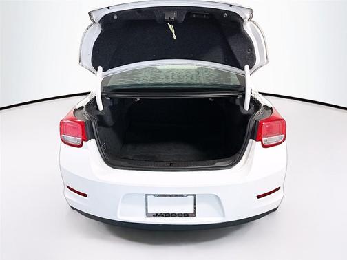 Summit White 2015 Chevrolet Malibu 2LT