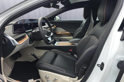 Stellar White Metallic 2024 Lucid Air Touring