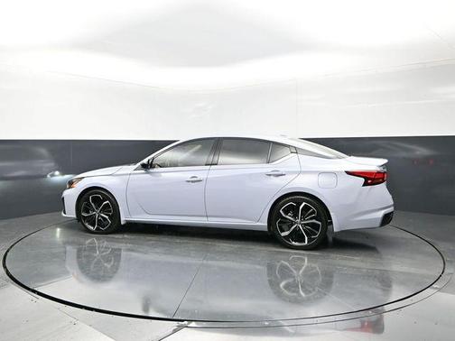 Gray Sky Pearl 2023 Nissan Altima 2.5 SR