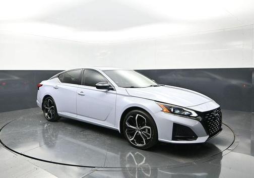 Gray Sky Pearl 2023 Nissan Altima 2.5 SR