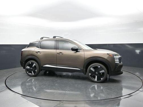 Canyon Bronze M 2026 Nissan Kicks SR