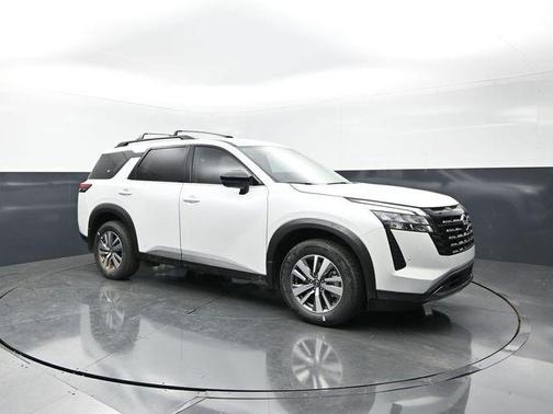 Everest White P 2026 Nissan Pathfinder SL