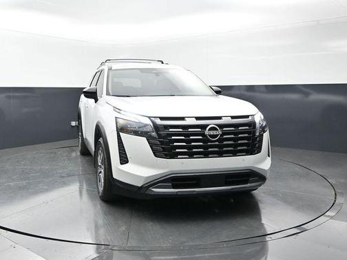 Everest White P 2026 Nissan Pathfinder SL