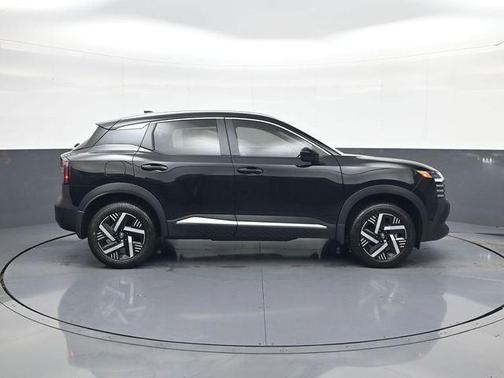 Super Black 2026 Nissan Kicks SV
