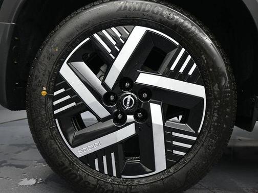 Super Black 2026 Nissan Kicks SV