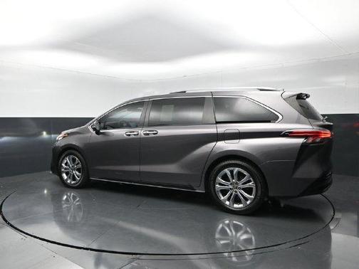 Predawn Gray Mica 2022 Toyota Sienna Platinum 7 Passenger