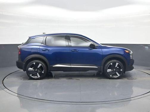 2t Ice Blk Roof 2026 Nissan Kicks SR