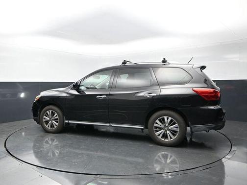 Magnetic Black 2017 Nissan Pathfinder SV