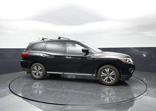 Magnetic Black 2017 Nissan Pathfinder SV