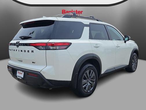 White 2024 Nissan Pathfinder SV