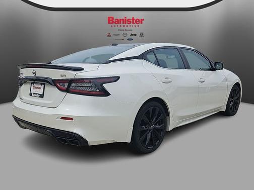 2023 Nissan Maxima SR