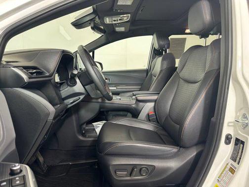 2023 Toyota Sienna XSE 7 Passenger