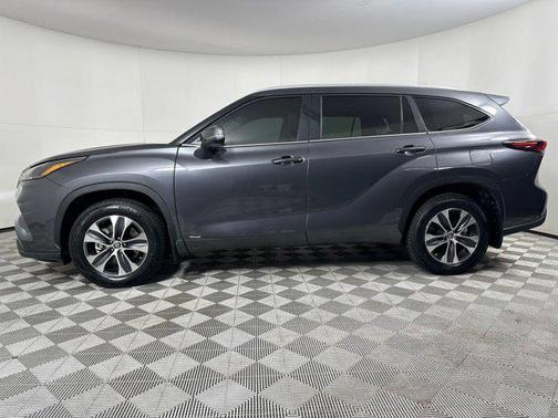2025 Toyota Highlander Hybrid XLE