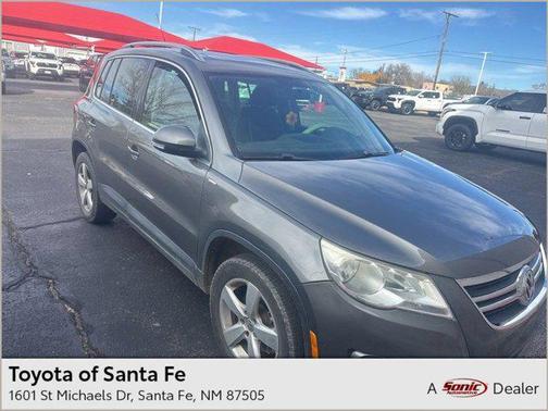 2010 Volkswagen Tiguan 2.0T Wolfsburg Edition