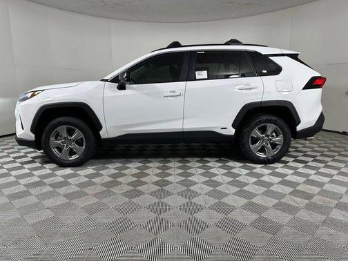2025 Toyota RAV4 Hybrid LE