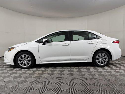 Ice 2023 Toyota Corolla LE