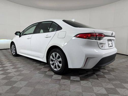 Ice 2023 Toyota Corolla LE
