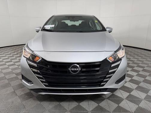 Brilliant Silver Metallic 2024 Nissan Versa 1.6 SV