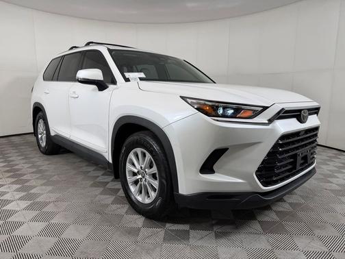 White 2025 Toyota Grand Highlander Hybrid XLE