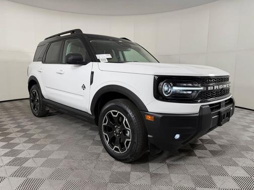 Oxford White 2025 Ford Bronco Sport Outer Banks